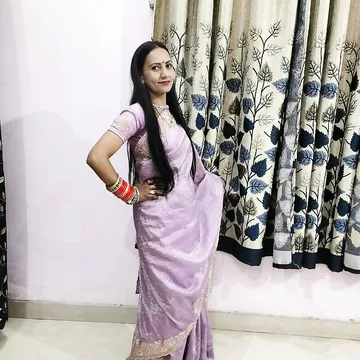 Famous desi bhabhi topless big boobs showing