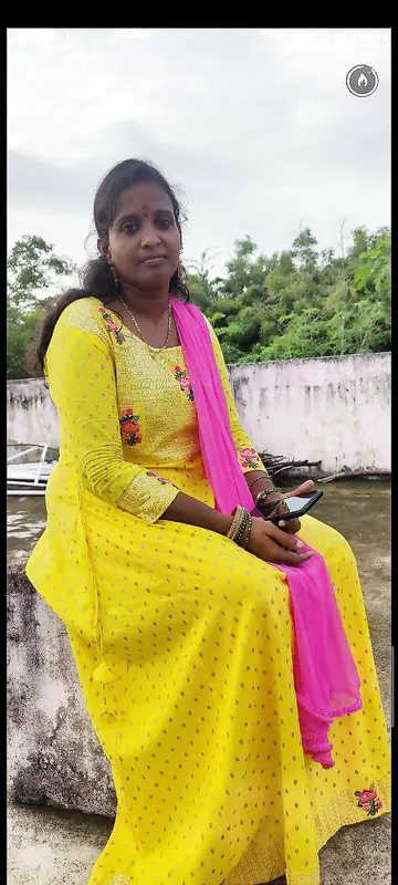 Telugu aunty nude boobs photos shared on WhatsApp