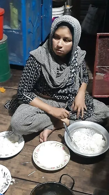 Mature village bhabhi nude before eating food