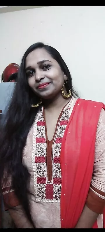 Muslim aunty Fareena nude wet pussy shown before sex