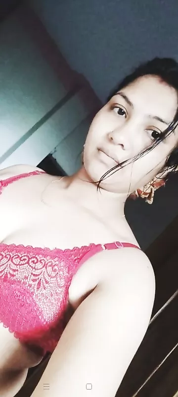 Bhabhi in red lingerie nude big boobs showing