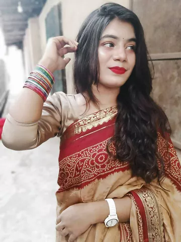 Bangladeshi sex bomb naked for first time pics