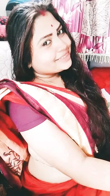 Beautiful bhabhi naked photos exposed by lover