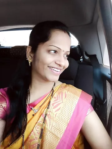 Indian bhabhi on vacation sexy and topless photos