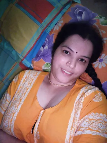 Next door bhabhi nude photos shared by neighbor