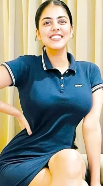 Round ass girlfriend nude photos shared online