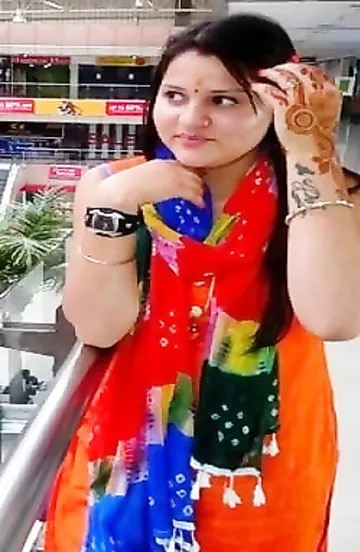 New Delhi Pacific mall bhabhi showing boobs in bra