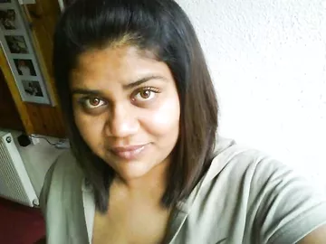 Desi big ass girl naked selfie photos viral