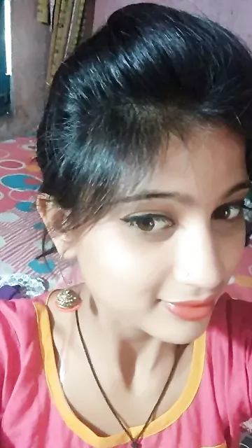 Sexy village bhabhi topless photos exposed