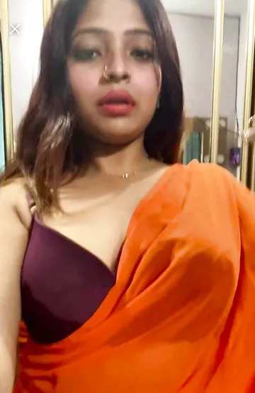 Big ass girlfriend strip and showing her naked body