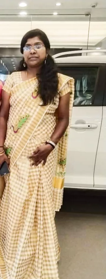 Srilankan Tamil bhabhi boobs showing pics