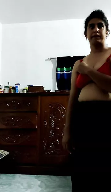 Big boobs naughty MILF naked blowjob sex pics