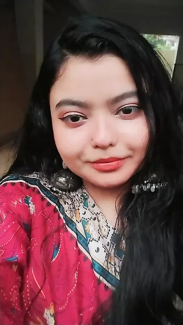 Chubby Bengali Kolkatta girl nude pics released online