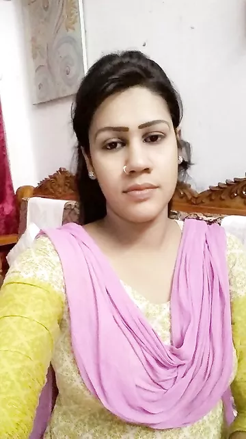 Big boobs office girl naked selfie for teammate