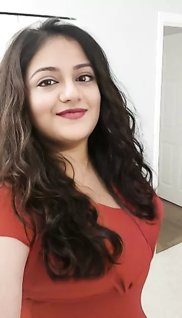 Chubby milk tanker girlfriend boobs showing selfie