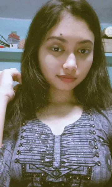 Bangladeshi girl topless exposing her big boobs