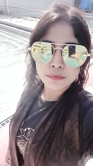 Bangladeshi TikTok girl nude boobs showing selfie