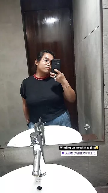 Faridabad garment office girl naked selfies