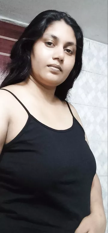 Milk tanker Bengali bhabhi topless for lover