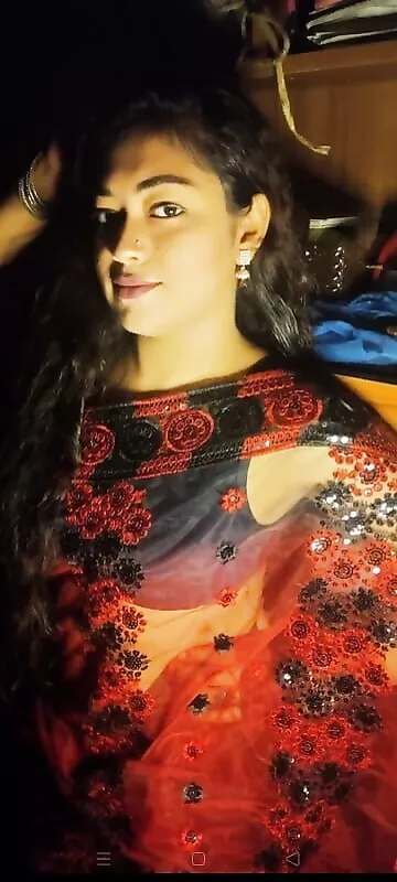 Bangladeshi blowjob girl in saree and in nude