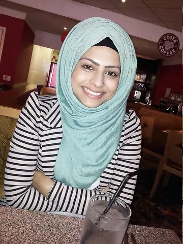 Arabic beauty sexy boobs showing photos