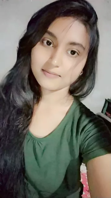 Bangladeshi college girl cutest topless selfies