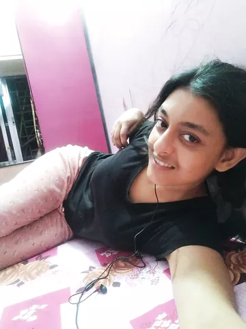 Slim Bengali college girl first time nude selfies