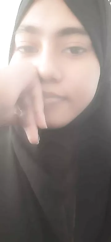 Bangladeshi hijab girl nude selfies turns hot