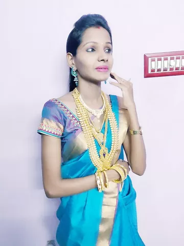 Tamil GF naked for first time with lover pics