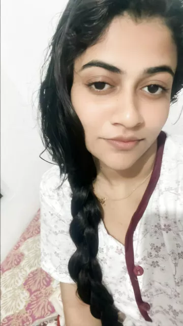 Cute college girl selfie boob showing few pics