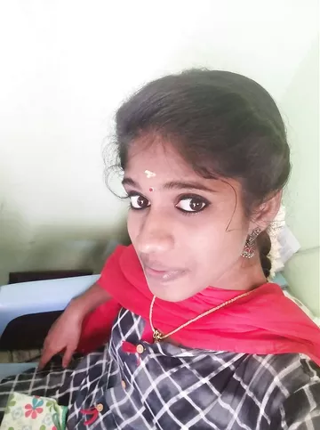 Telugu girl boobs showing topless photos