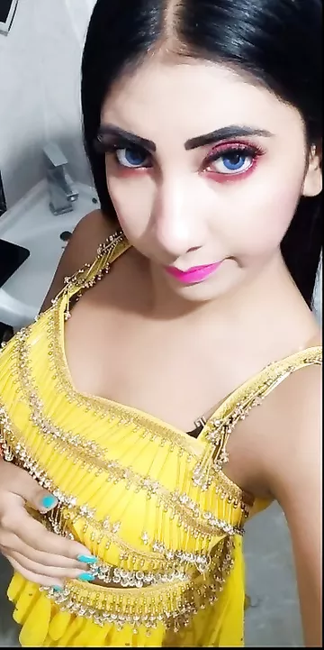 Blue eyes Bangla girl topless sexy pics exposed