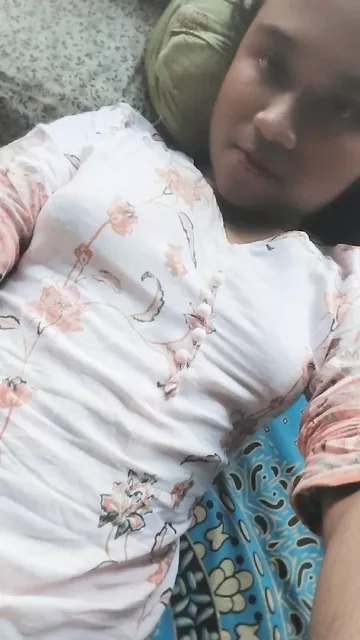 Bangladeshi girl tight boobs exposing selfies