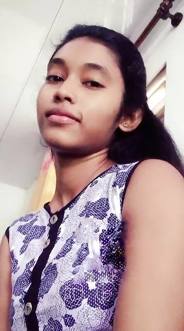 Srilankan college girl perfect nude body