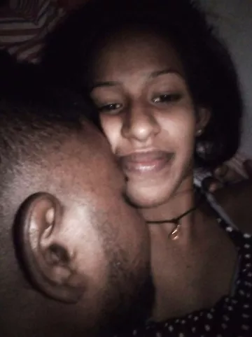 Srilankan girl smooching and nude pic and video