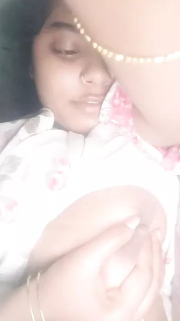 Horny Indian wife lactating boobs and nipple play