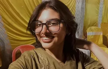 Rare boob show selfies of cute Indian girlfriend