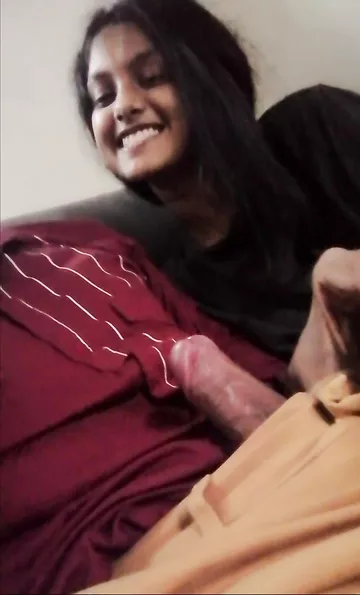 Srilankan virgin college girl blowjob and sex