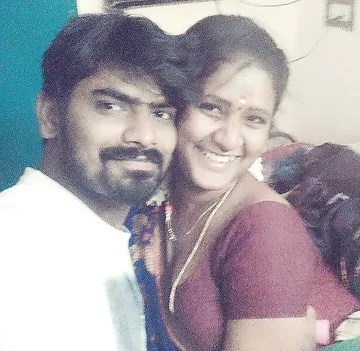 Tamil couple romance photos with nude show