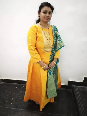 Mature Indian aunty big boobs showing pics