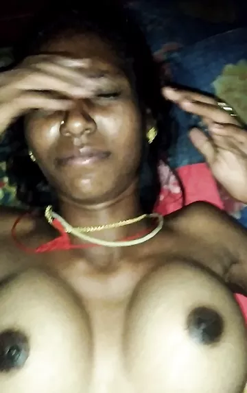 Tamil item wife boobs show photos exposed