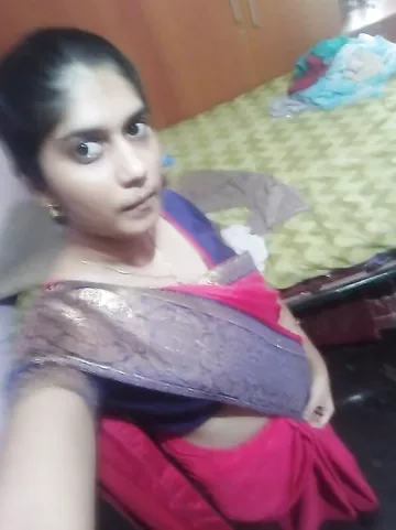 Tamil wife showing private body parts photos