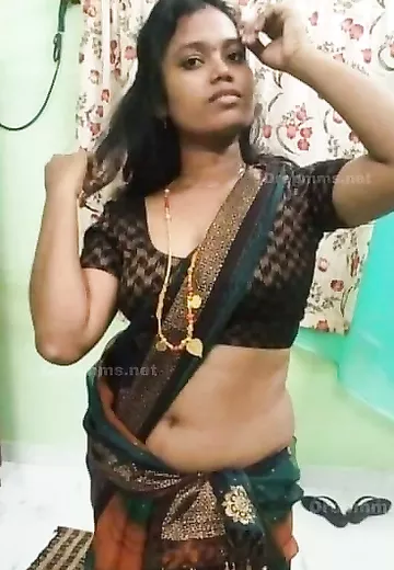 Telugu slutty wife removing saree and boobs show