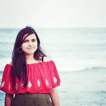 Bengaluru Youtuber goes topless for lover pics