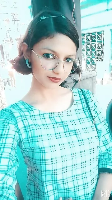 Bushy pussy Desi girlfriend fingering in horniness