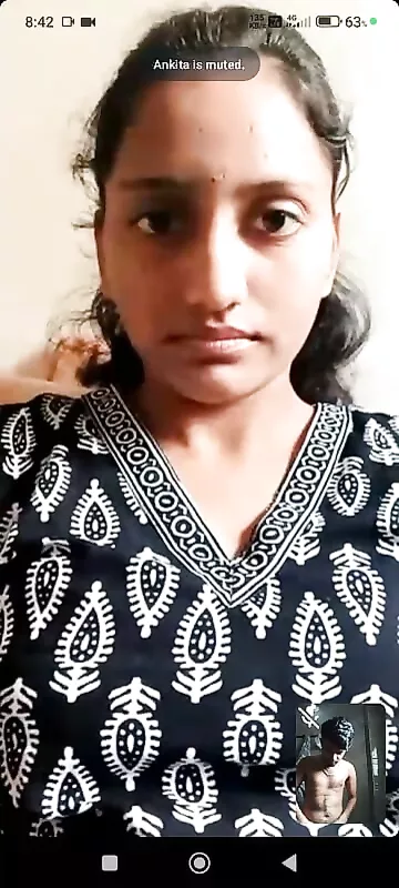 Indian girlfriend in saree showing boobs to lover