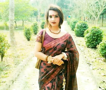 Ex-girlfriend nude photos shared exclusively