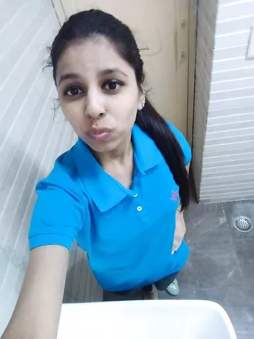 Indian dental clinic receptionist nude selfies
