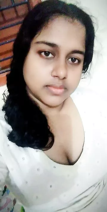 Busty Tamil unmarried girl nude huge melons