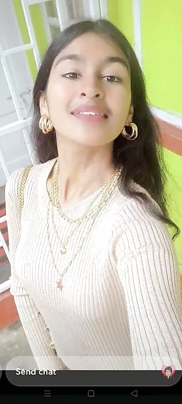 Live cam app nude photos shared by a cute girl